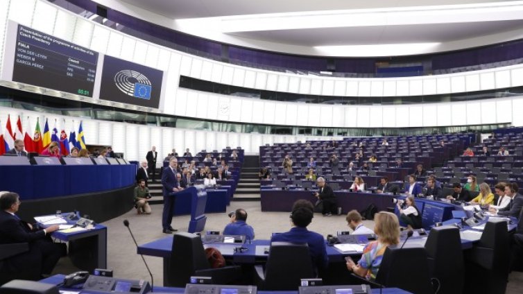 Факт е седмият пакет от санкции на ЕС срещу Русия