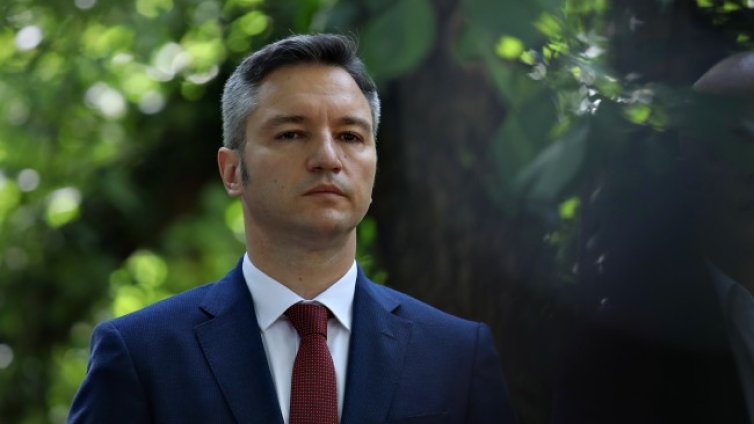 Вигенин: БСП не се поддава на натиск, ще преценим и решим