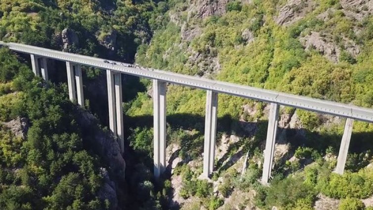 Младеж е паднал от 100-метров мост край Клисура