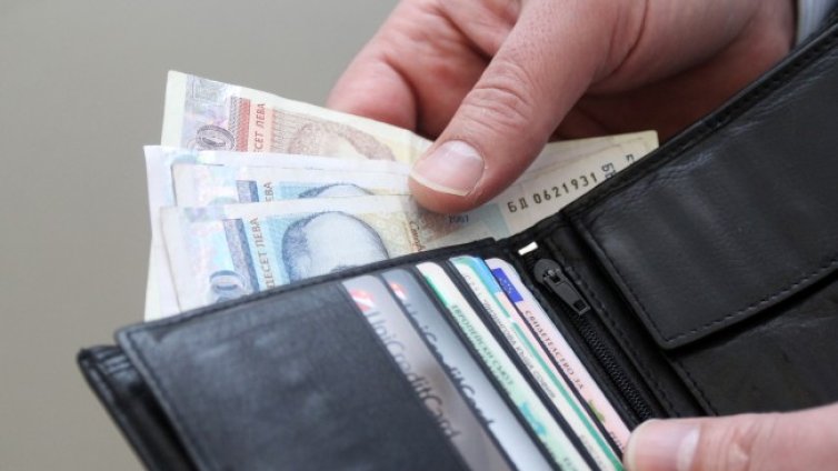 България изостава по минимална работна заплата в ЕС