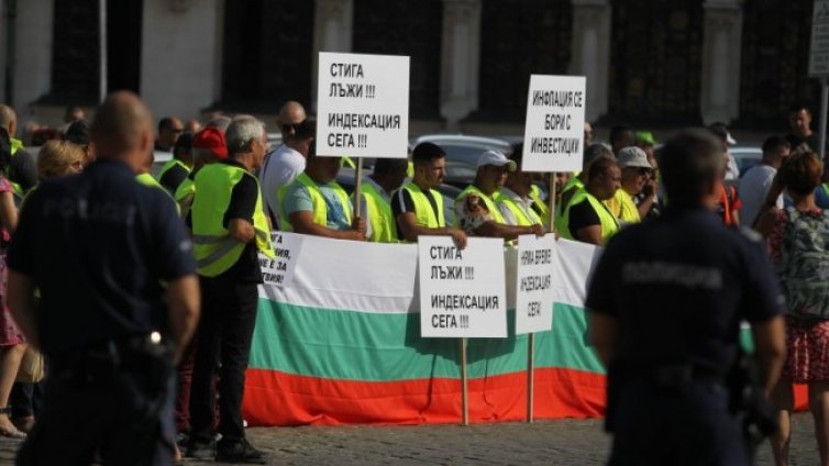 Пътните фирми пореден ден на протест