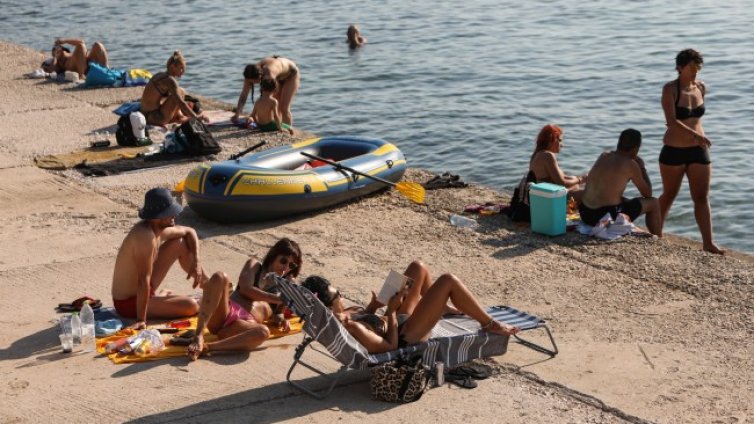 Гърция отбелязва най-силния си туристически сезон