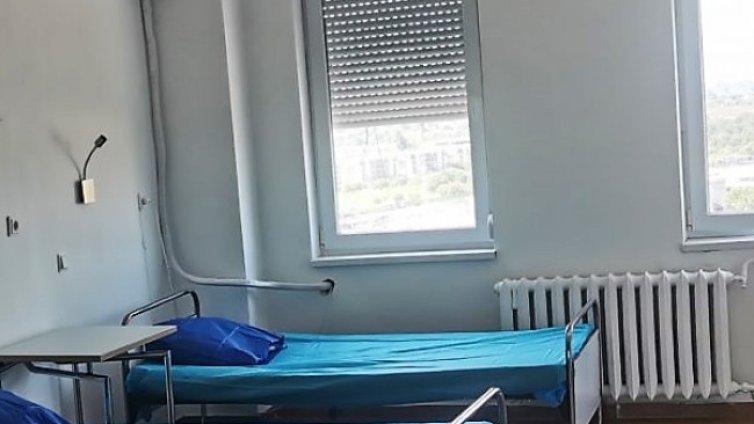 Призив от сливенската болница: Деца, приберете болния си баща