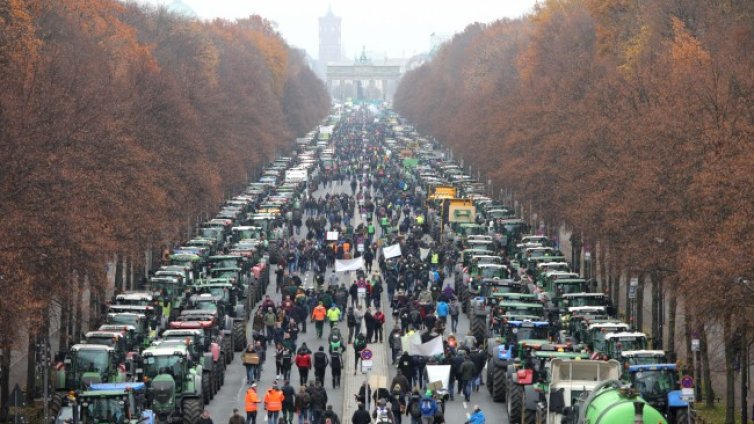 Германски градове спряха топлата вода в офисите 
