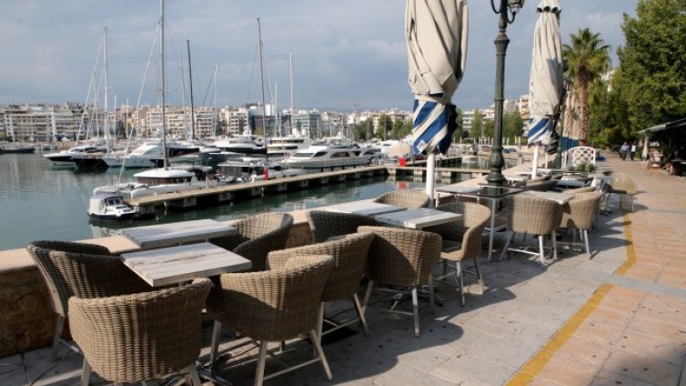 Гръцки кафенета укрили огромни данъци