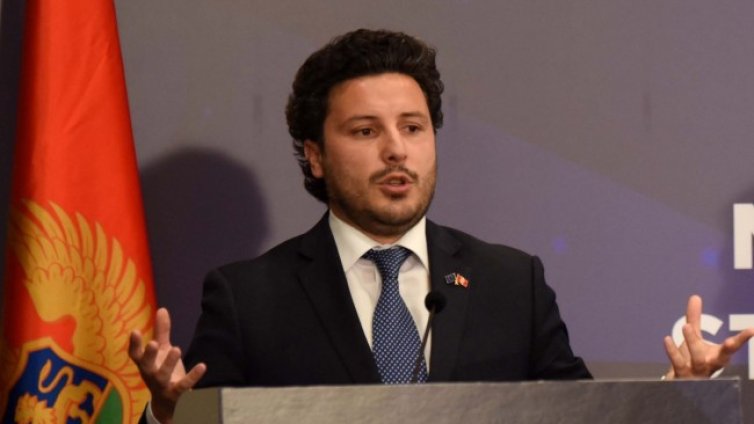 WP: Черногорското правителство падна заради връзките със Сръбската църква