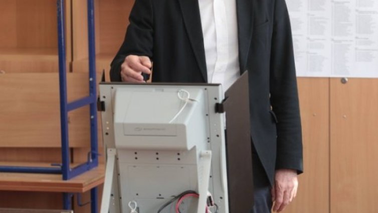 ЦИК: По 2 машини в секциите, в които са гласували над 349 души