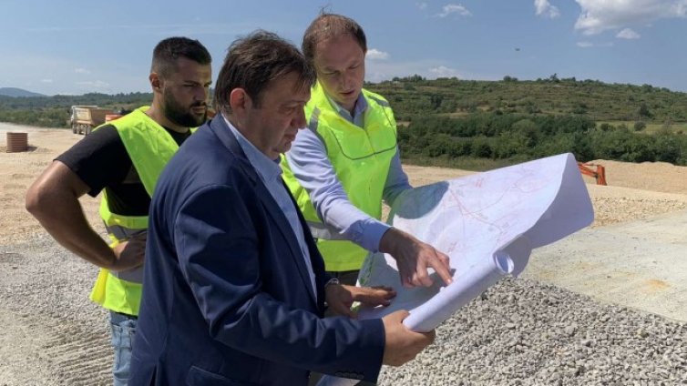 Шишков: Приоритет на ГЕРБ било говоренето, не планирането на пътища