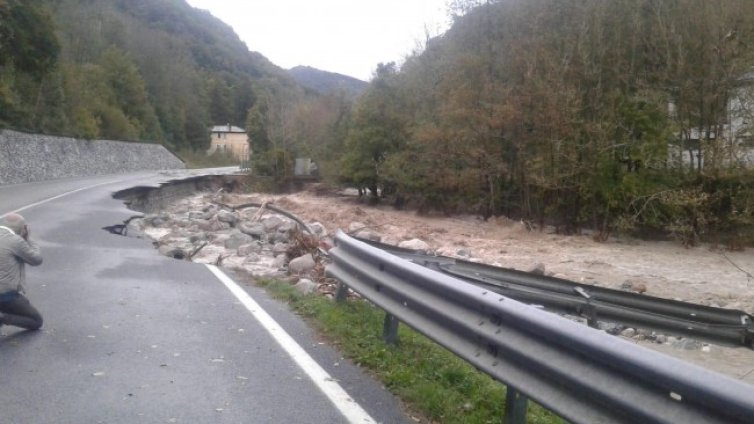 Шест жертви взе лошото време в Италия