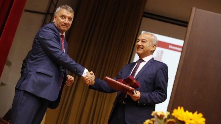 Гълъб Донев: Лидерството е отговорност пред всички, сред които си пръв