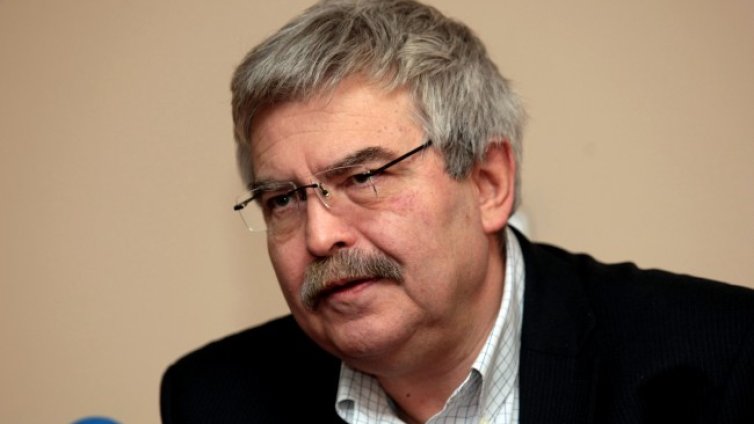 Доц. Емил Хърсев: За България все още няма риск от дългова спирала