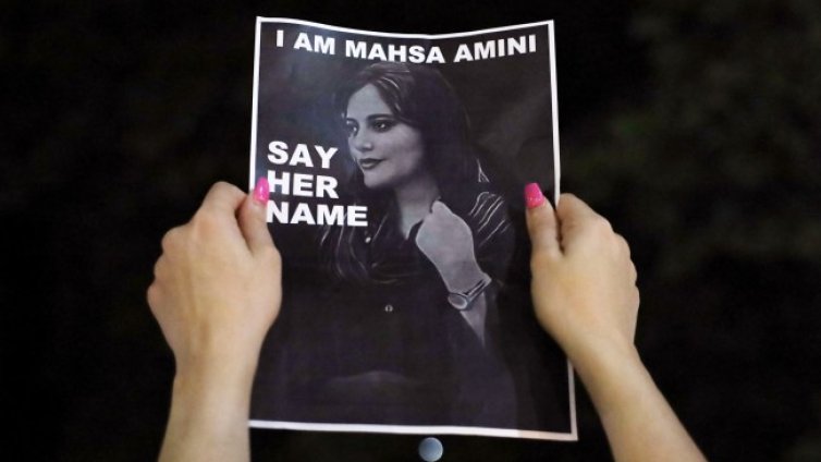 "Жена, Живот, Свобода!": Поне 41 загинали и над 1000 арестувани в Иран