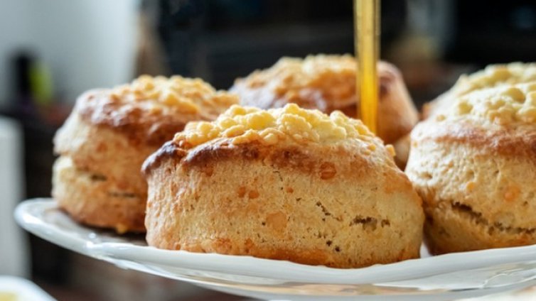 Рецептата Dnes: Английски хлебчета с чедър