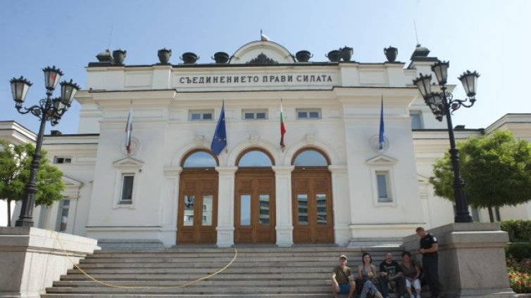 Експерти: Всичко ще се разбере от първите дни на парламента