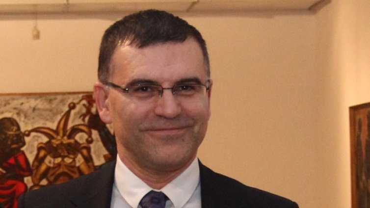 Дянков: Държавата трудно може да издържи това раздаване на средства