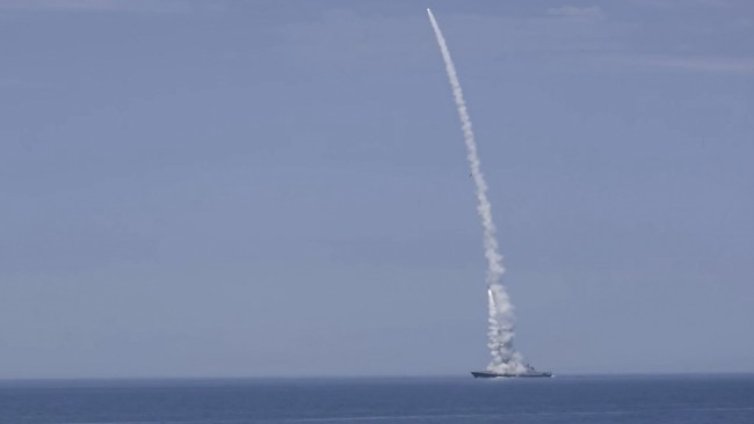 Русия с нови масирани удари по военни и енергийни обекти в Украйна 