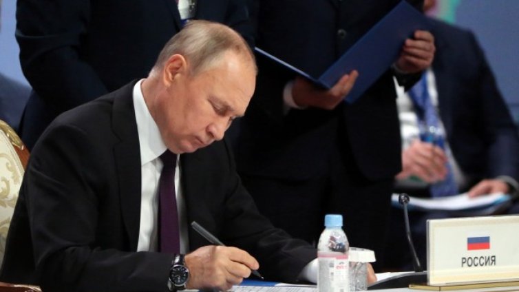 Какви капани си заложи сам Владимир Путин, както у дома, така и на бойното поле? 