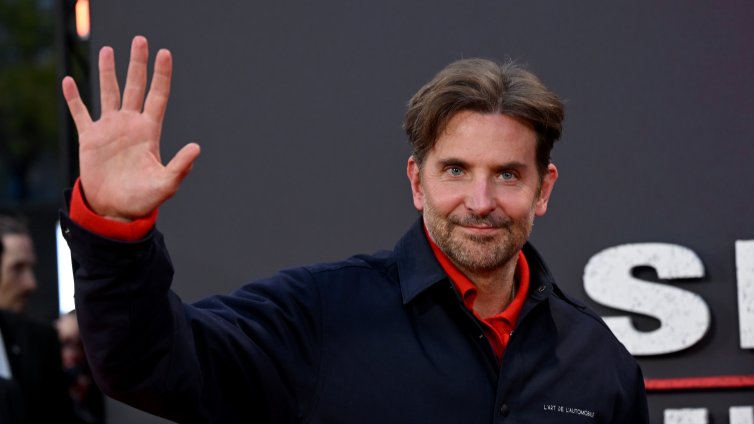 Брадли Купър поискал позволение да предложи брак на Джиджи Хадид