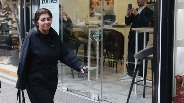 Севдалина Арнаудова заплаши със съд Калина Константинова