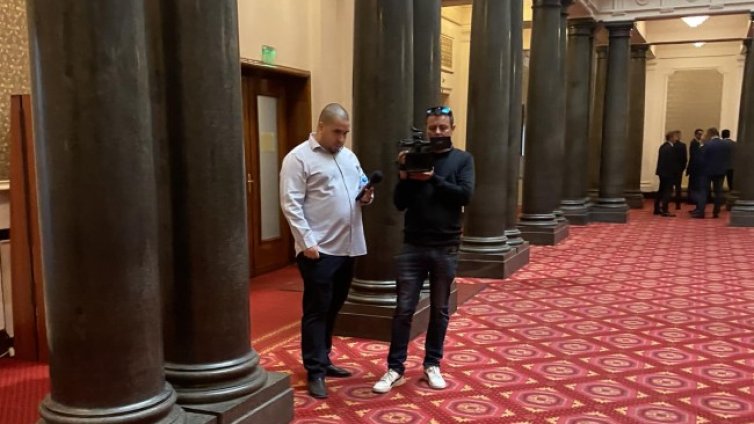 Кунева от ДБ викна НСО в НС заради "Неудобните"