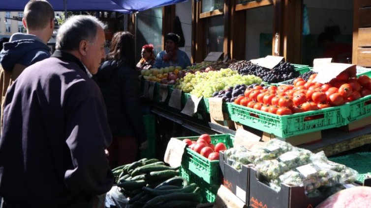 Постно или блажно? Килограм смилянски боб струва колкото 2 кг свински врат 