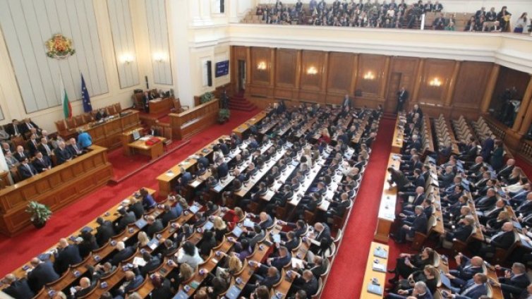 Днес НС ще се опита да избере ръководство на спорните комисии