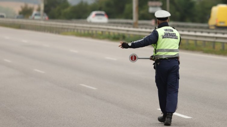 15 дрогирани и 20 пияни шофьори засече полицията 