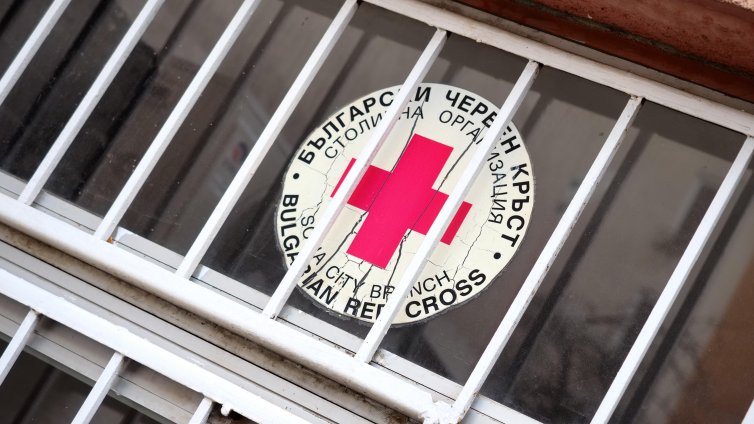 100% поскъпване: От 110 лева кръст на БЧК за шофьорите вече е 100 евро