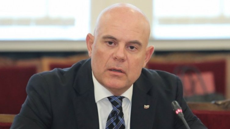 Гешев поиска оставката на пернишкия прокурор Бисер Михайлов