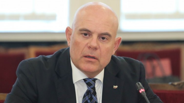 Гешев поиска имунитета на депутат от ДПС, разследван за търговия с влияние