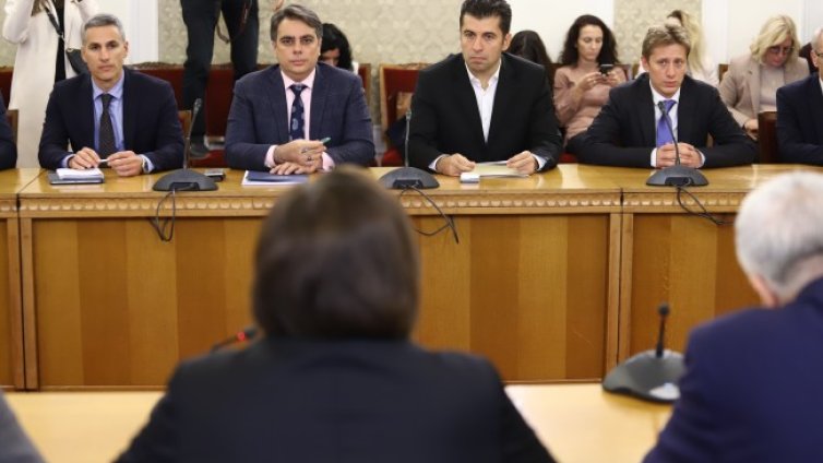 ПП и БСП искат нов бюджет, в противен случай промените &ndash; правно екзотични