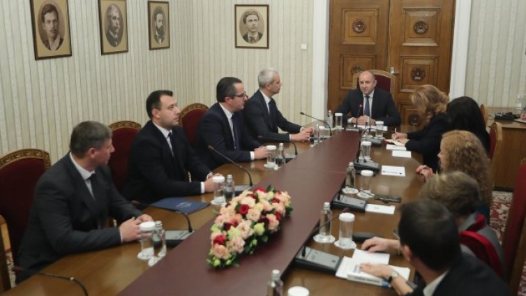 Радев се срещна с "Възраждане":  Цикълът "избори след избори" не е най-доброто решение