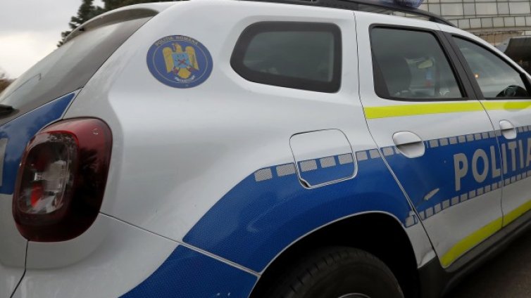 Хванаха 18-годишен с фалшива кипърска книжка 