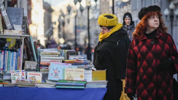 Многодетните майки в Русия вече носят званието "Майка-героиня"