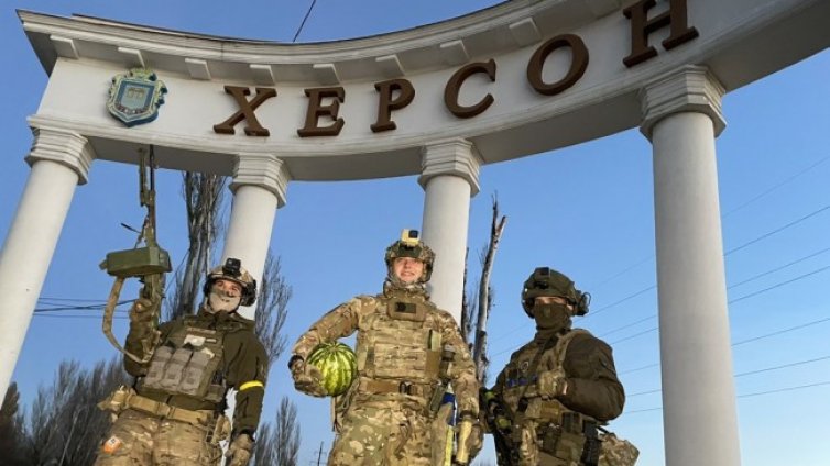 Защо Зеленски поиска диня, когато пристигна в Херсон? 