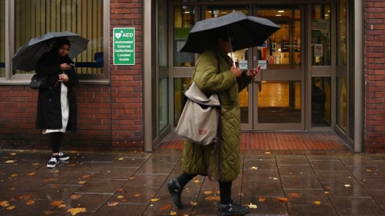 Наводнения във Великобритания, загинала е жена