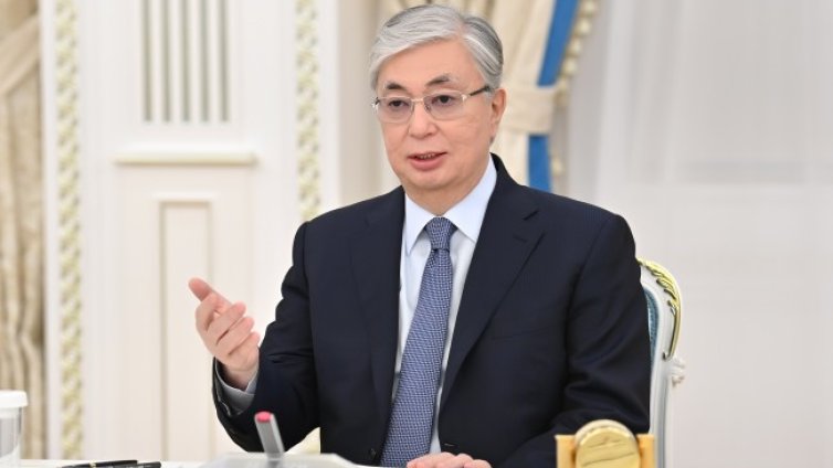 Благият преди Токаев удави в кръв бунтовете и се изправи срещу Путин