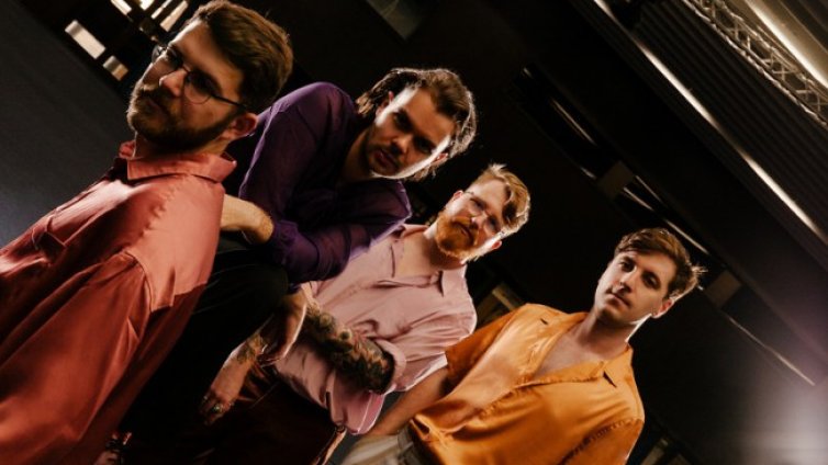 HAYES&Y с&nbsp;ново видео&nbsp;преди май-мащабния&nbsp;им&nbsp;концерт 