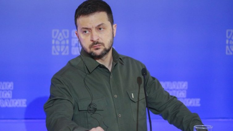 Зеленски призова украинците да са търпеливи и силни