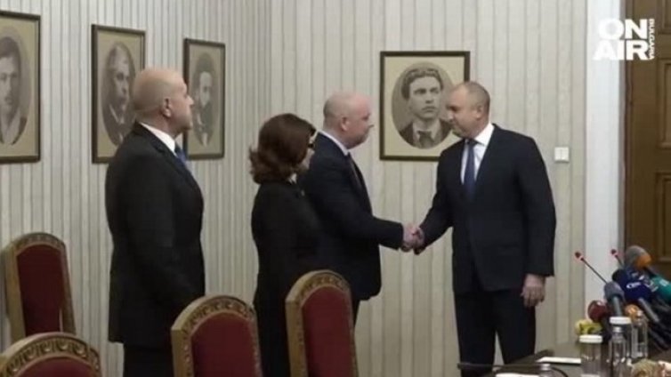 Ще има ли игра на кворум при гласуването на кабинета на Габровски?