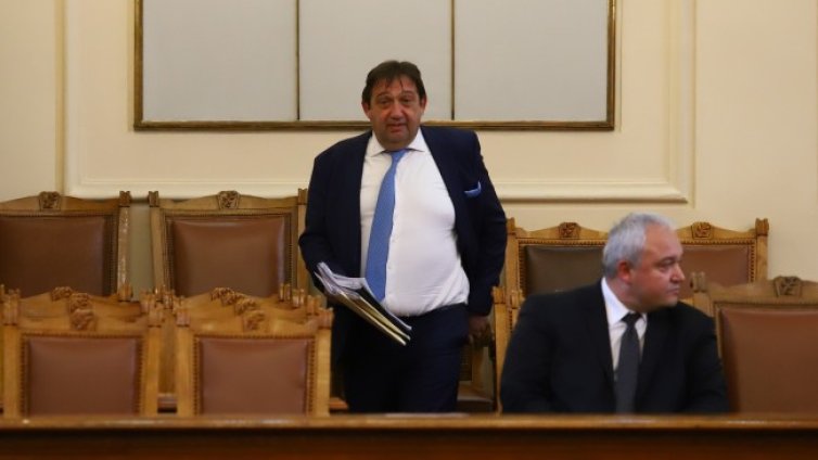 Извънредно заседание в НС, изслушват Иван Шишков