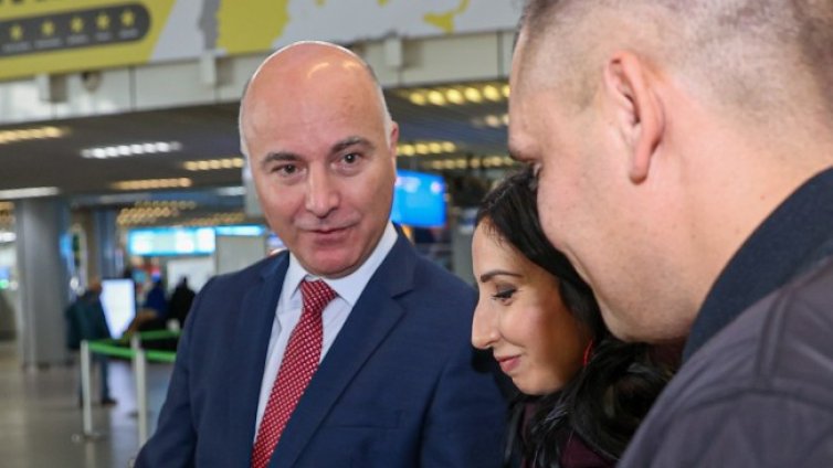 Fibank поднесе специална награда на големия победител в кампанията на Visa България и BILLA
