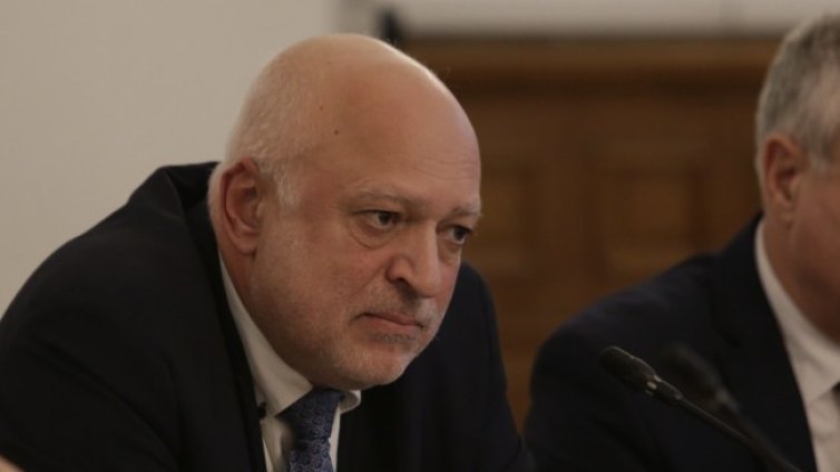 Минеков: Проблемът в Народния театър е в ръцете на самия директор 