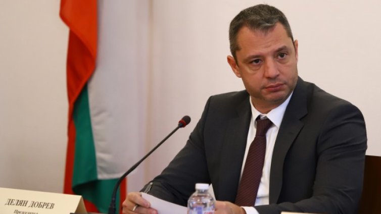 Добрев: "Лукойл" плати една нула от обещаните 100 млн.