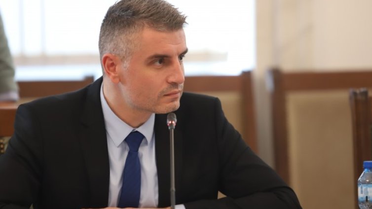 България запазва вноса на руски нефт до 2024 г.