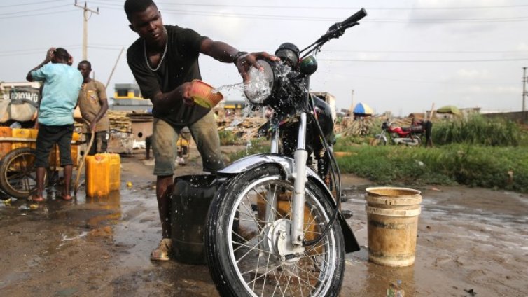 Меле в Нигерия: Пиян шофьор уби 14 души