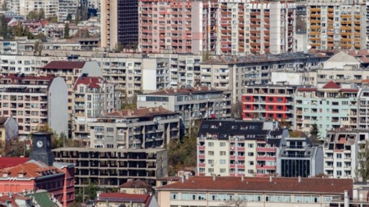 Имoтният пaзap в края на 2022 г.: Скок на сделките в Coфия, Πлoвдив, Bapнa