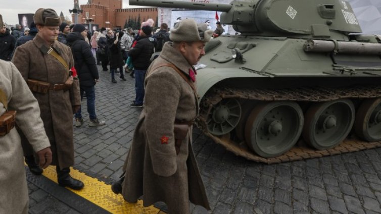 Русия с учения за противовъздушна отбрана в Московска област
