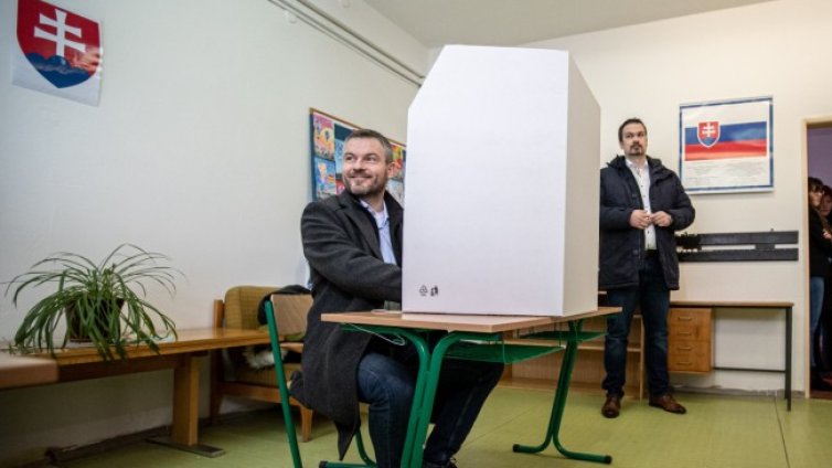 Референдум в Словакия не събира нужната активност