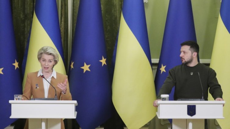 ЕС с още санкции на Русия за годишнината от инвазията ѝ в Украйна